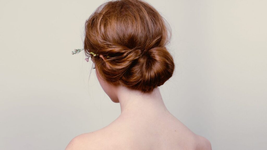 The Minimalist Chignon: Where Simplicity Meets Perfection 2 chignon hairstyle 2000 7848e5af6fd446f2899d641e6bc6c6f0