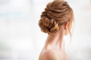 young woman looking away against white background 1048944 3854622 1